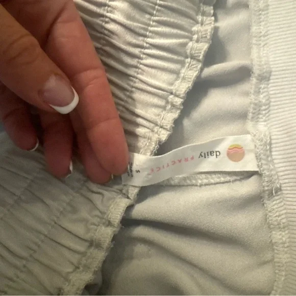 Daily Practice Gray Ruched Skirt - Picture 3 of 3